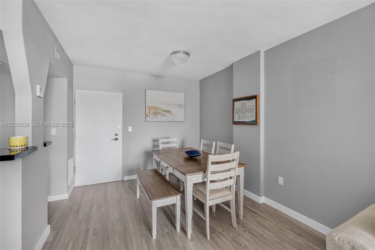 800 West Ave, Unit 533, Miami Beach, FL 33139 Photo
