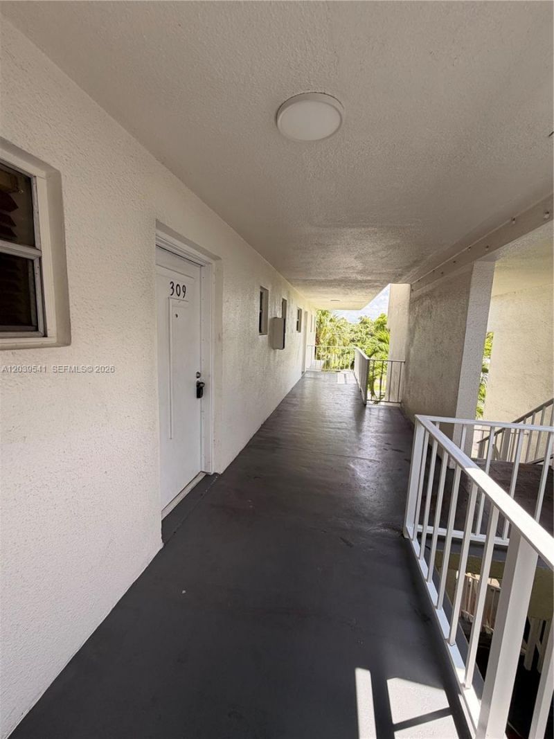 4205 N University Dr, Unit 309, Sunrise, FL 33351 Photo