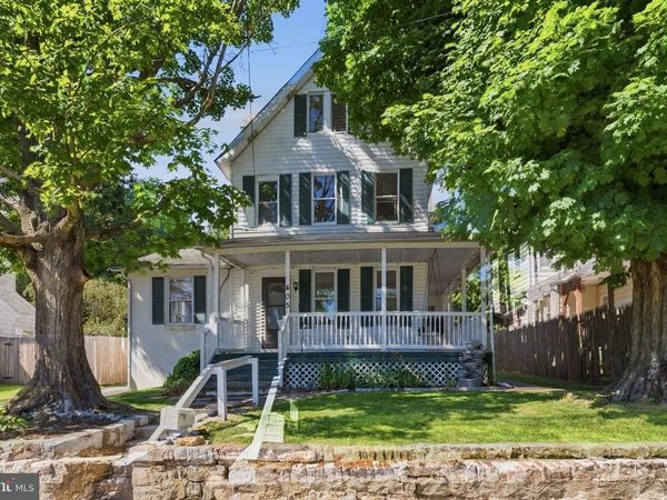 405 STRASBURG AVENUE , PARKESBURG, PA 19365