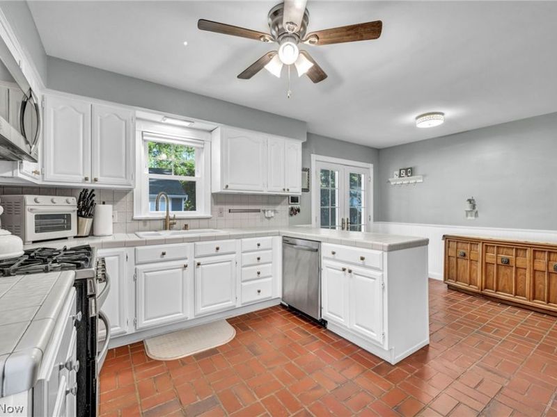 24103 Bruce Road, Bay Village, OH 44140 Photo 12