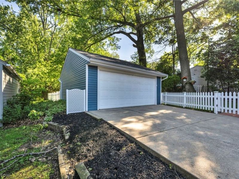 24103 Bruce Road, Bay Village, OH 44140 Photo 46