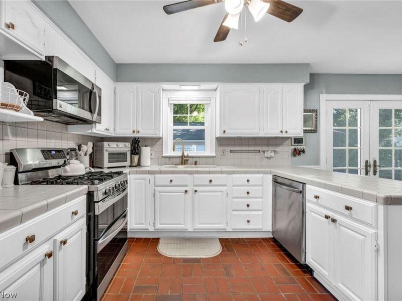 24103 Bruce Road, Bay Village, OH 44140 Photo 5