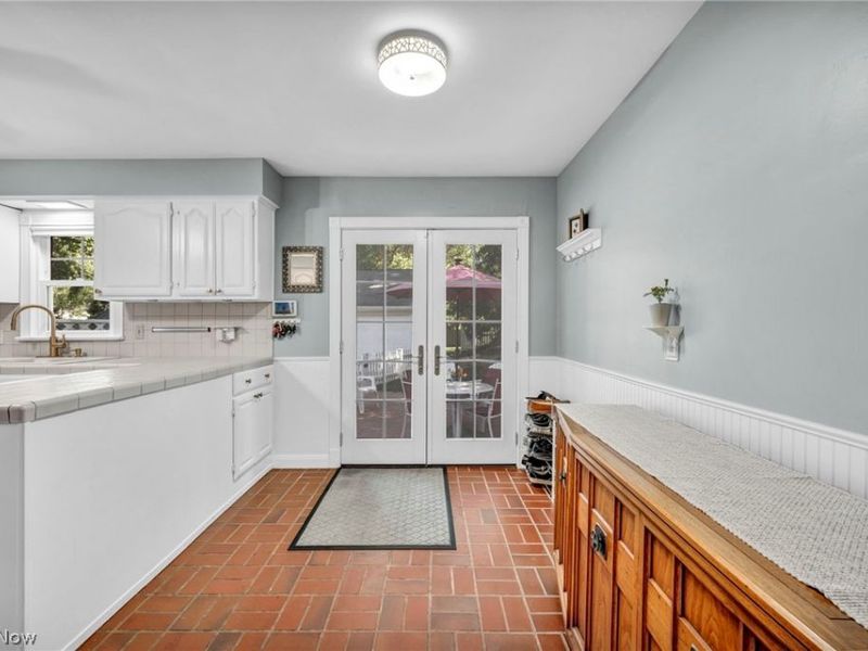 24103 Bruce Road, Bay Village, OH 44140 Photo 7