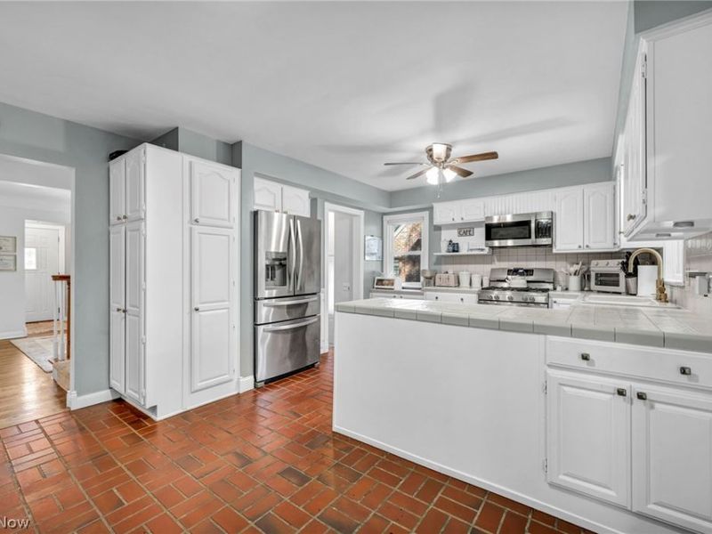 24103 Bruce Road, Bay Village, OH 44140 Photo 8