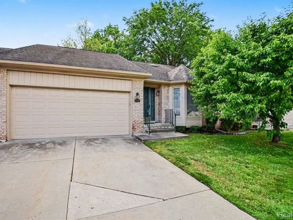 15540 Caputo Court , Clinton Twp, MI 48035