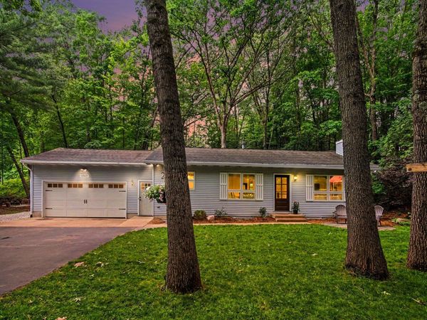 6069 Stout Creek Avenue NE, Belmont, MI 49306