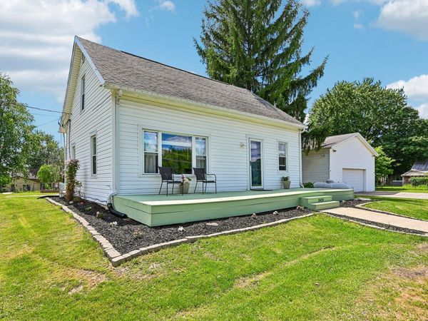 10424 North Street, Middleburg, OH 43336