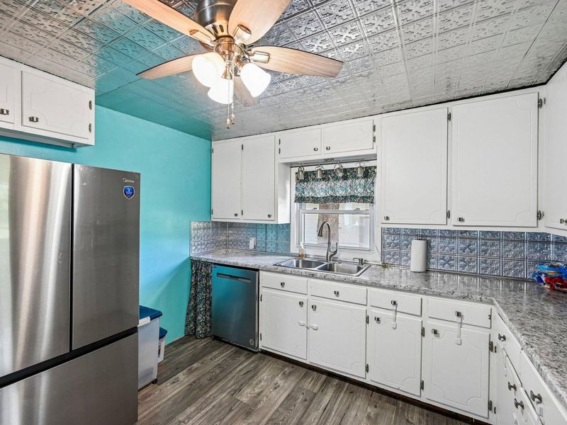 10424 North Street, Middleburg, OH 43336 Photo 13