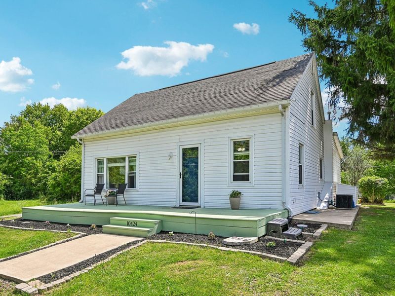 10424 North Street, Middleburg, OH 43336 Photo 3