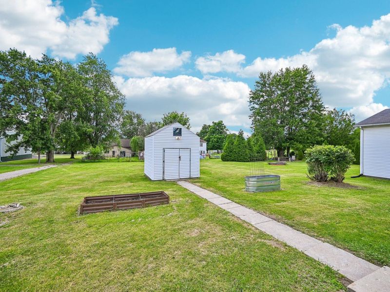 10424 North Street, Middleburg, OH 43336 Photo 36