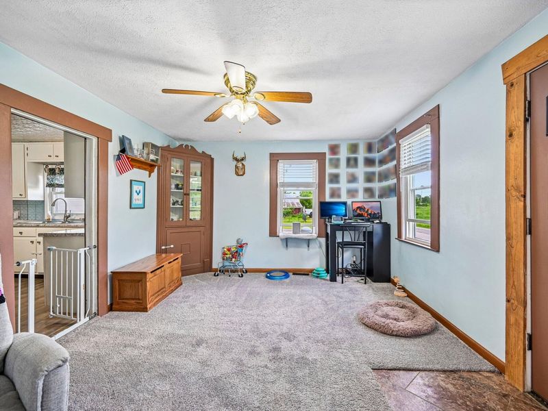 10424 North Street, Middleburg, OH 43336 Photo 6