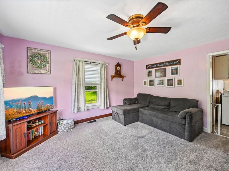 10424 North Street, Middleburg, OH 43336 Photo 9