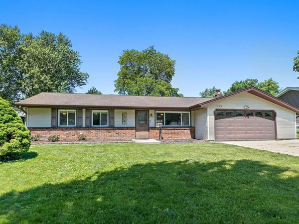 616 Clover Lane , Schaumburg, IL 60193