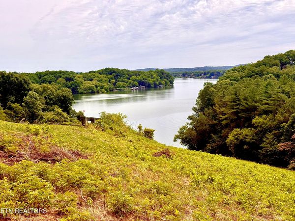 Parks Ferry Rd, Friendsville, TN 37737