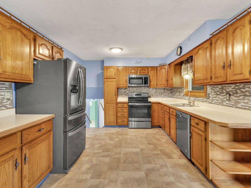 86 Lancaster Drive, Heath, OH 43056 Photo 12