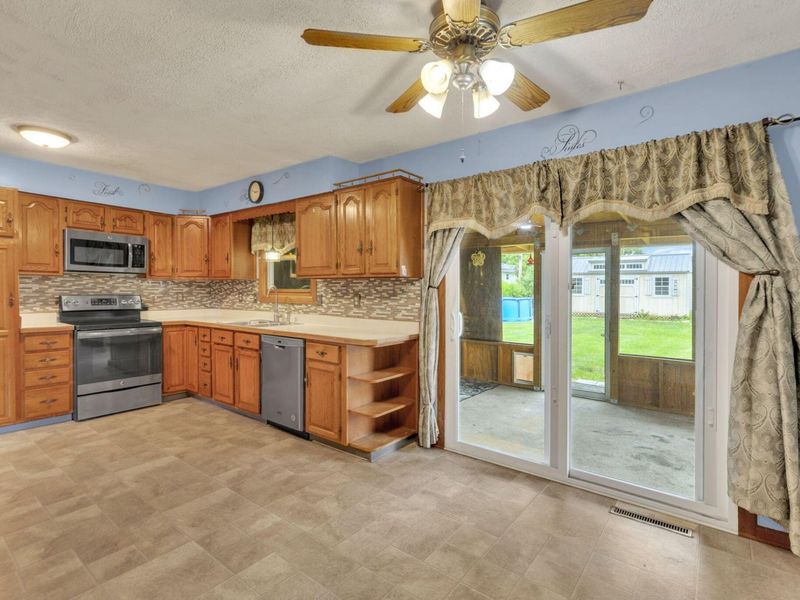 86 Lancaster Drive, Heath, OH 43056 Photo 13