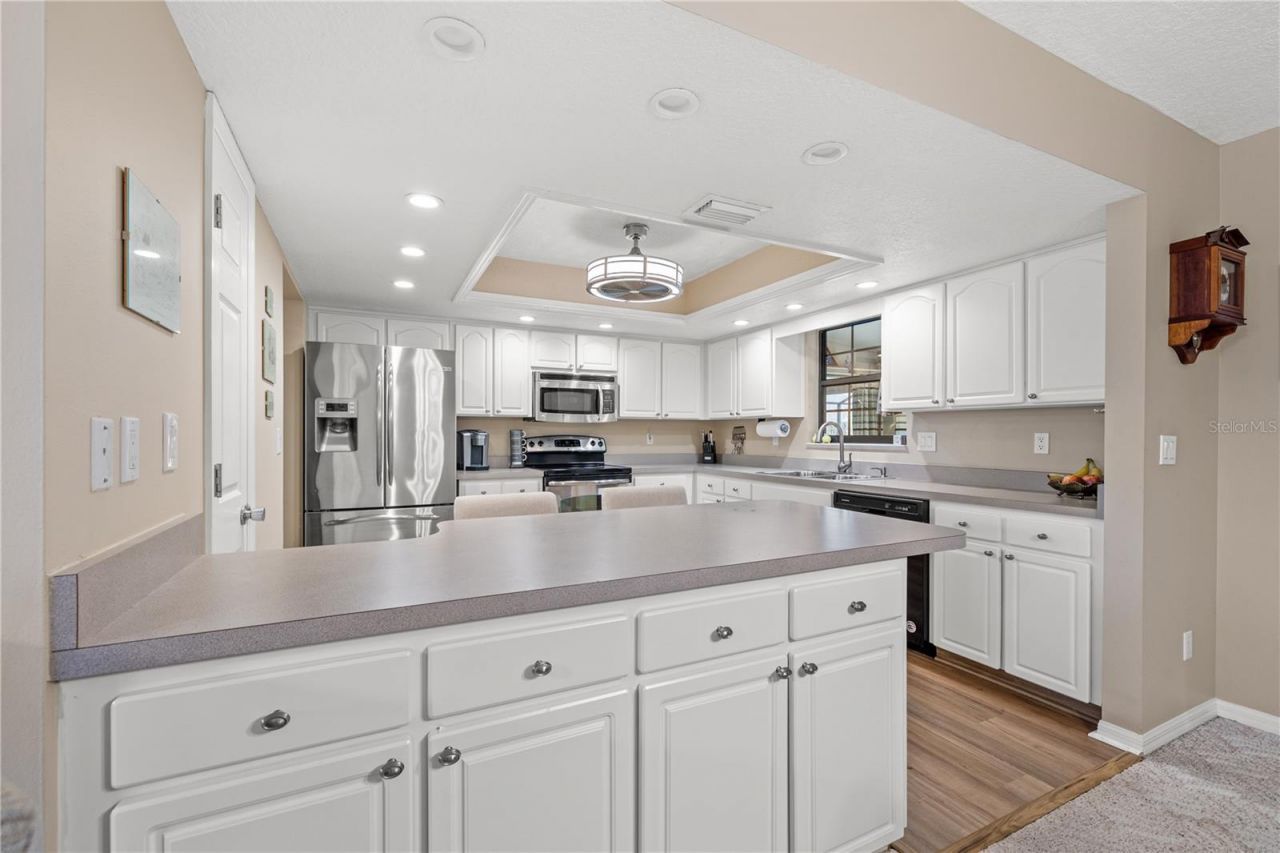 6352 Huntington Drive, Zephyrhills, FL 33542 Photo
