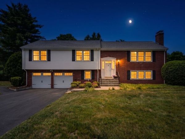 9 Riverbend Dr, Natick, MA 01760