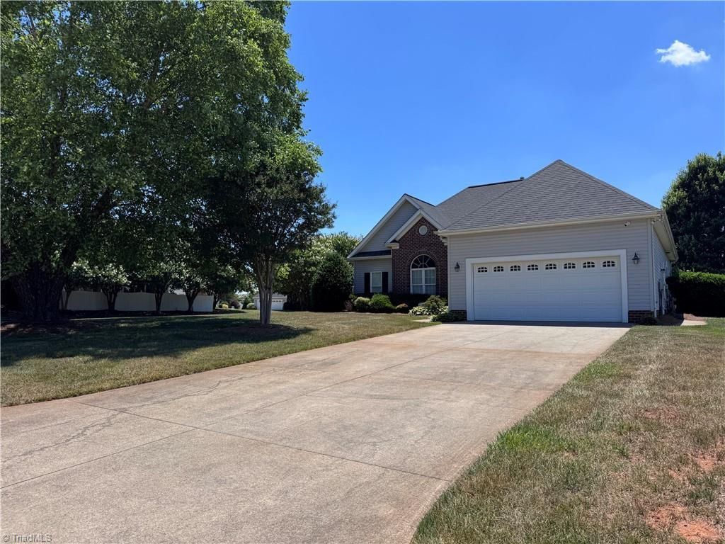 105 Old Course Drive, Advance, NC 27006 Main Photo