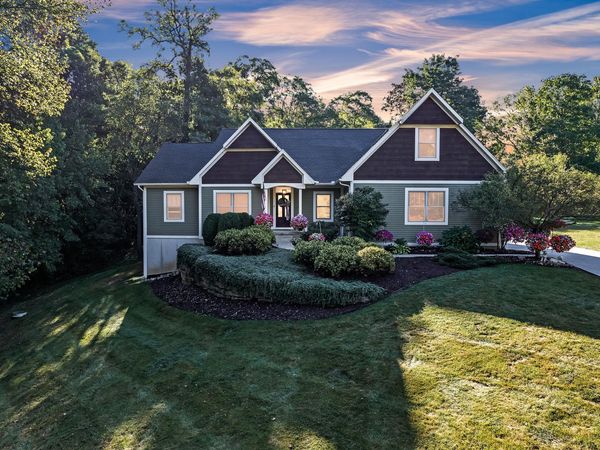 6240 Hiawatha Road, Whitmore Lake, MI 48189