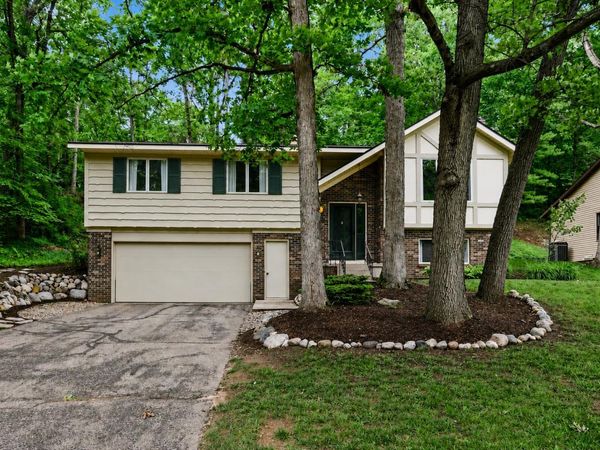 2121 Timberview Drive NE, Grand Rapids, MI 49525
