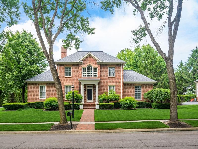 7334 Berkley Square S, New Albany, OH 43054 Photo 2