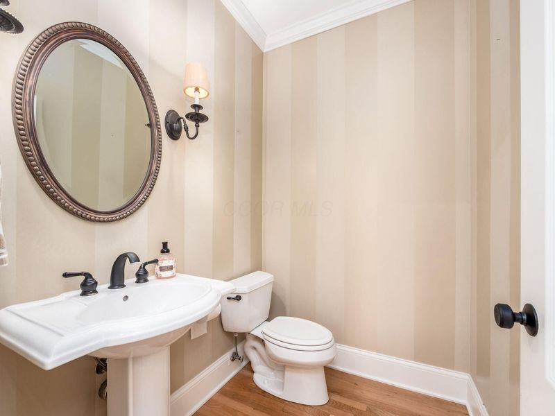 7334 Berkley Square S, New Albany, OH 43054 Photo 6