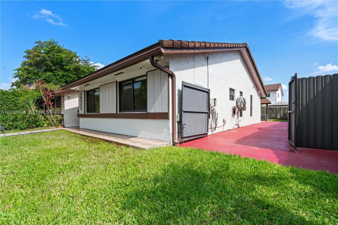 13522 SW 62nd St, Unit H-W, Miami, FL 33183 Photo