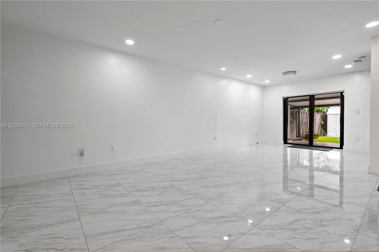 13522 SW 62nd St, Unit H-W, Miami, FL 33183 Photo