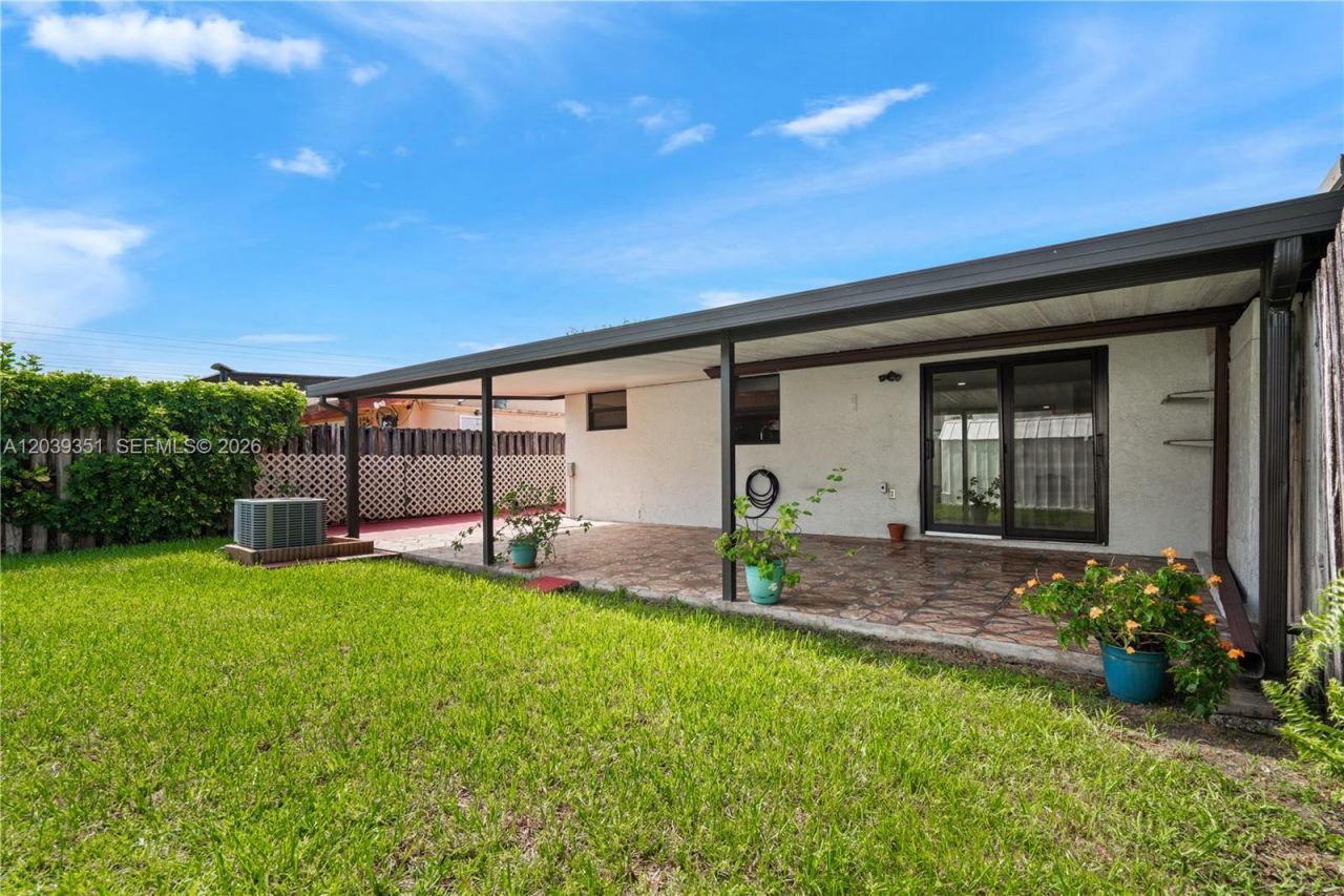 13522 SW 62nd St, Unit H-W, Miami, FL 33183 Photo
