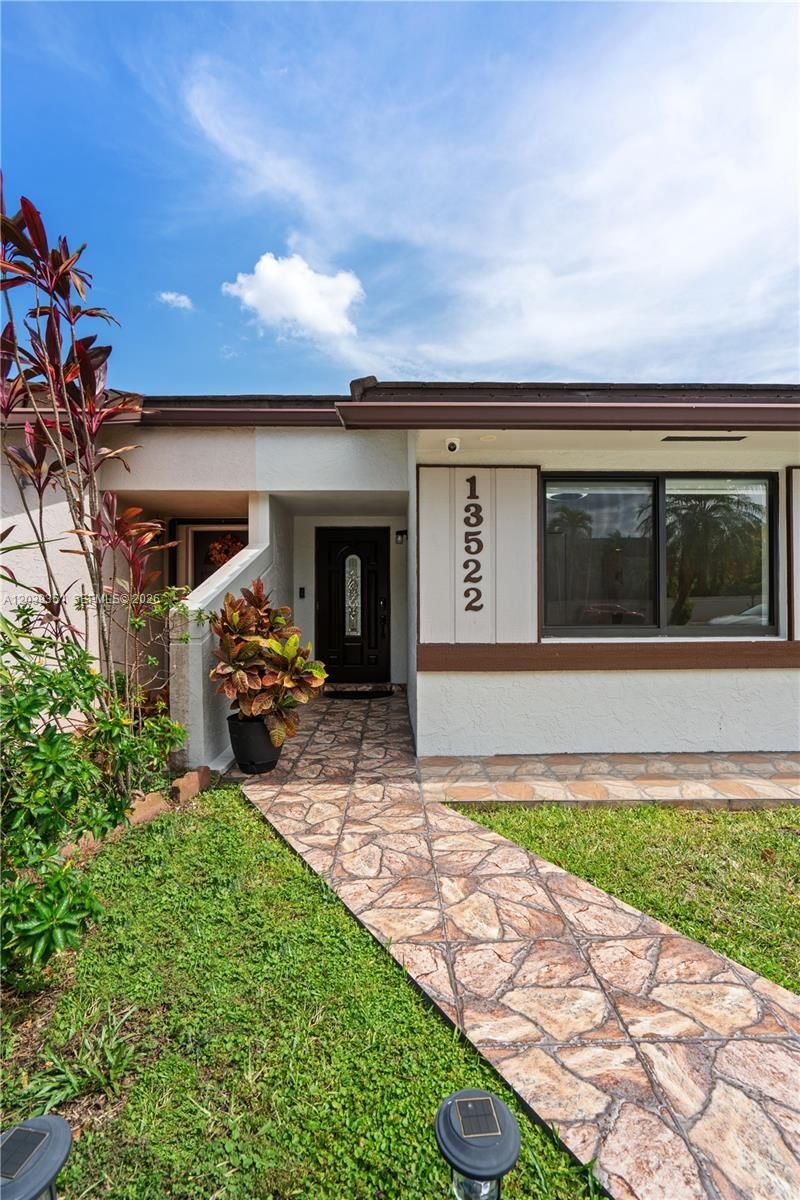 13522 SW 62nd St, Unit H-W, Miami, FL 33183 Photo