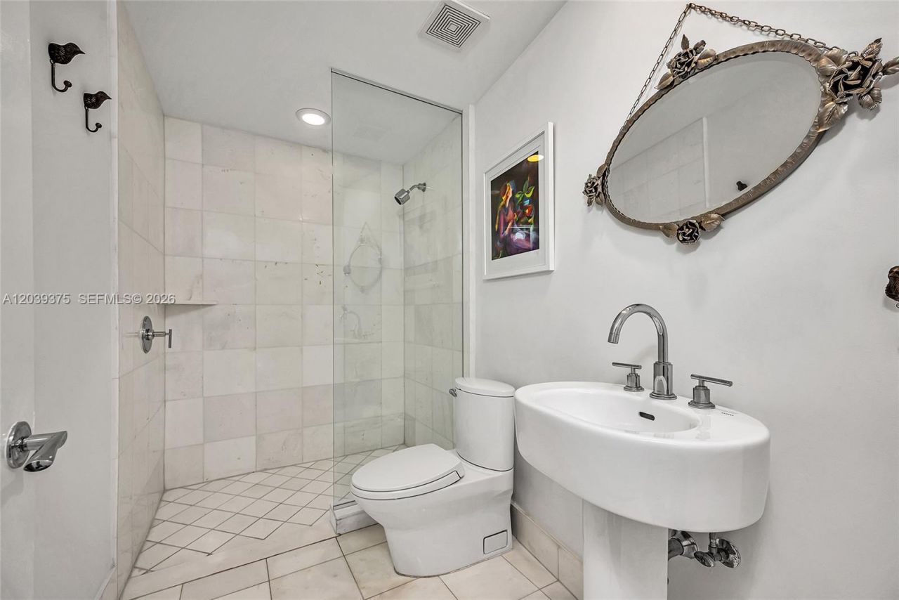 2950 NE 188th St , Unit 303, Aventura, FL 33180 Photo
