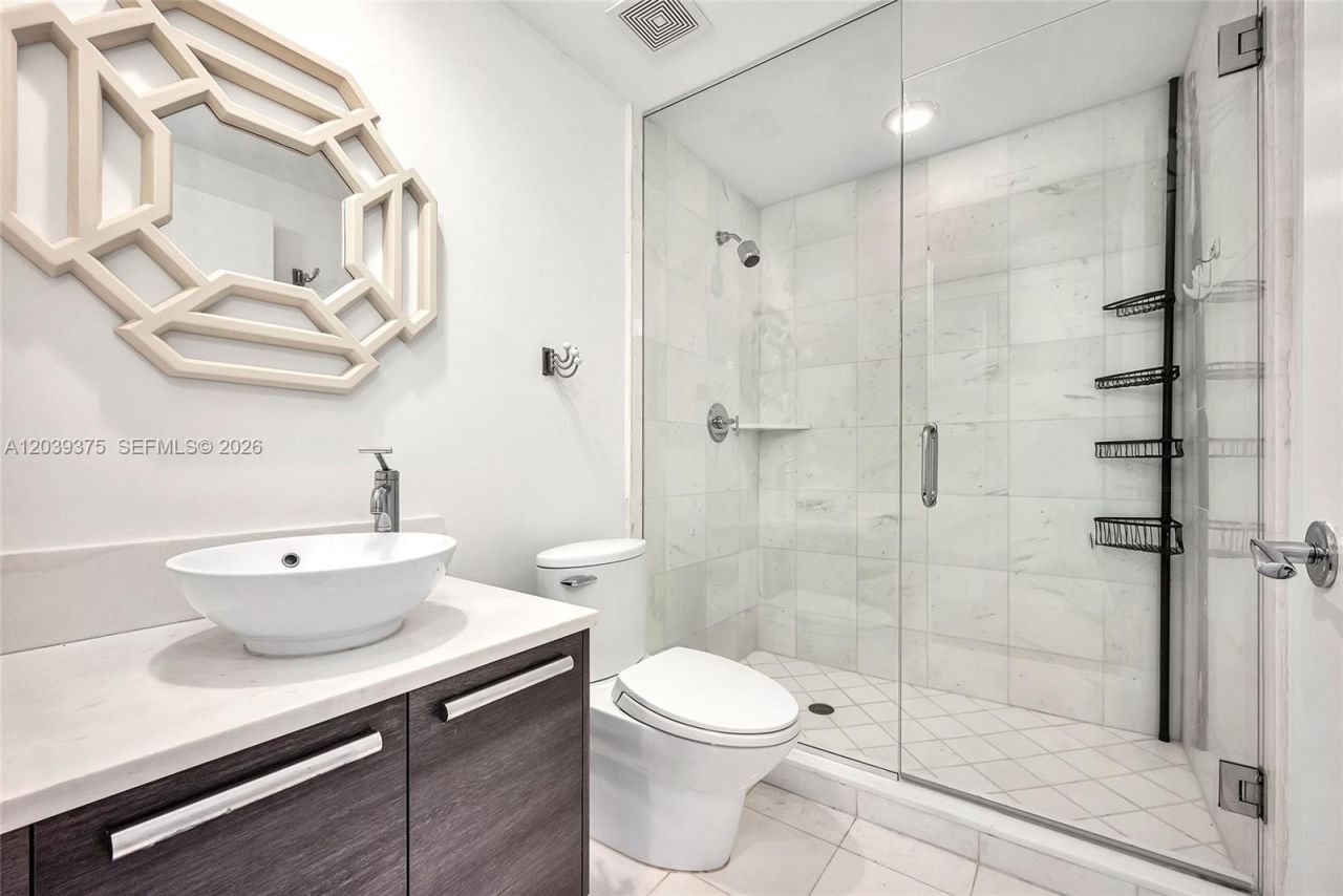 2950 NE 188th St , Unit 303, Aventura, FL 33180 Photo