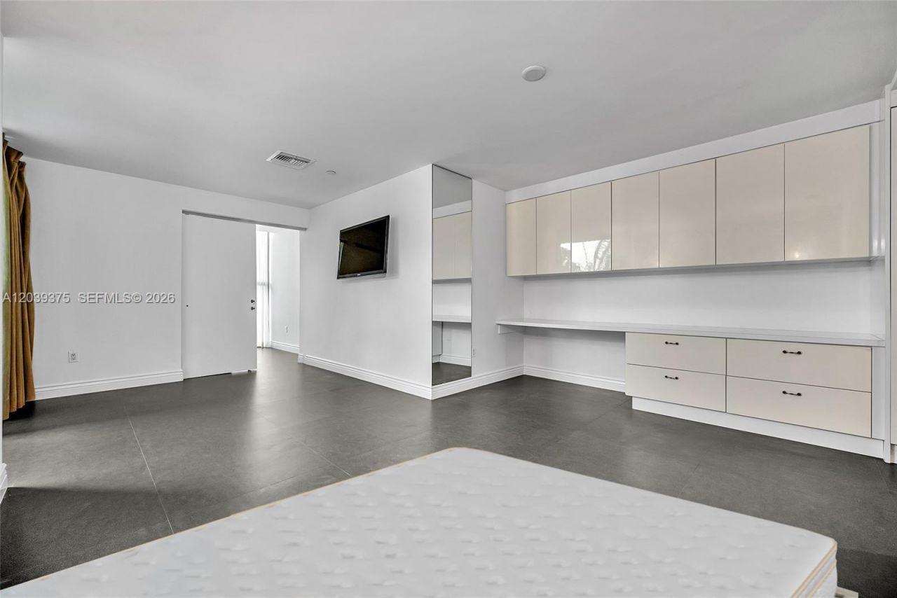 2950 NE 188th St , Unit 303, Aventura, FL 33180 Photo