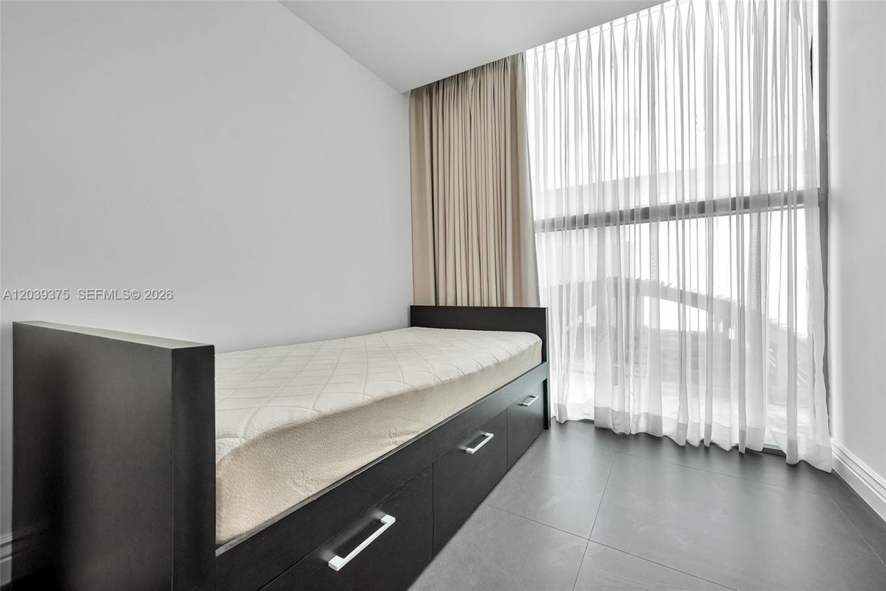 2950 NE 188th St , Unit 303, Aventura, FL 33180 Photo