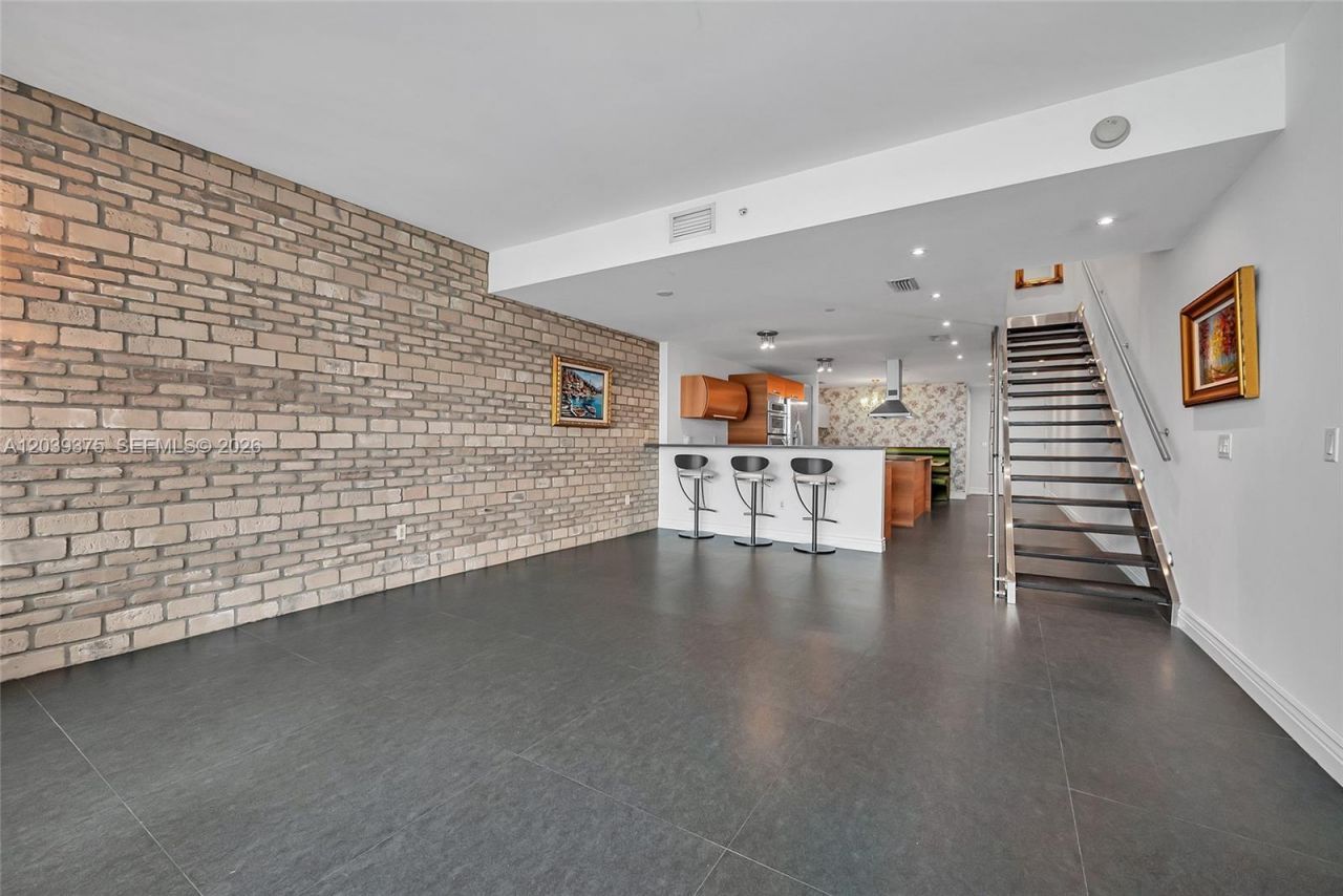 2950 NE 188th St , Unit 303, Aventura, FL 33180 Photo