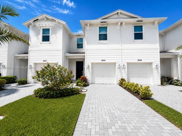 654 SE Lake Falls St, Unit 654, Port St. Lucie, FL 34984