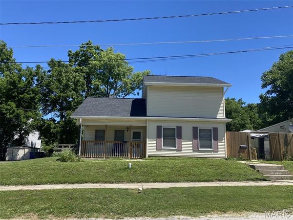 105 E Oak Street, Warrenton, MO 63383
