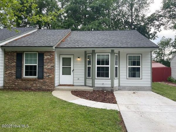 1951 Rolling Ridge Drive , Midway Park, NC 28544