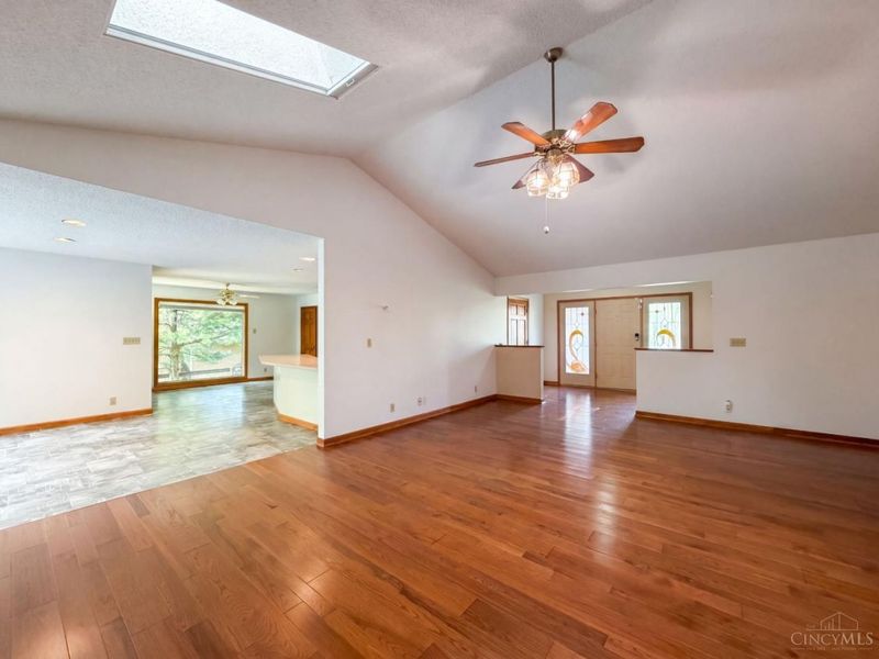 2129 Greenpine Drive, Springfield Twp., OH 45231 Photo 6