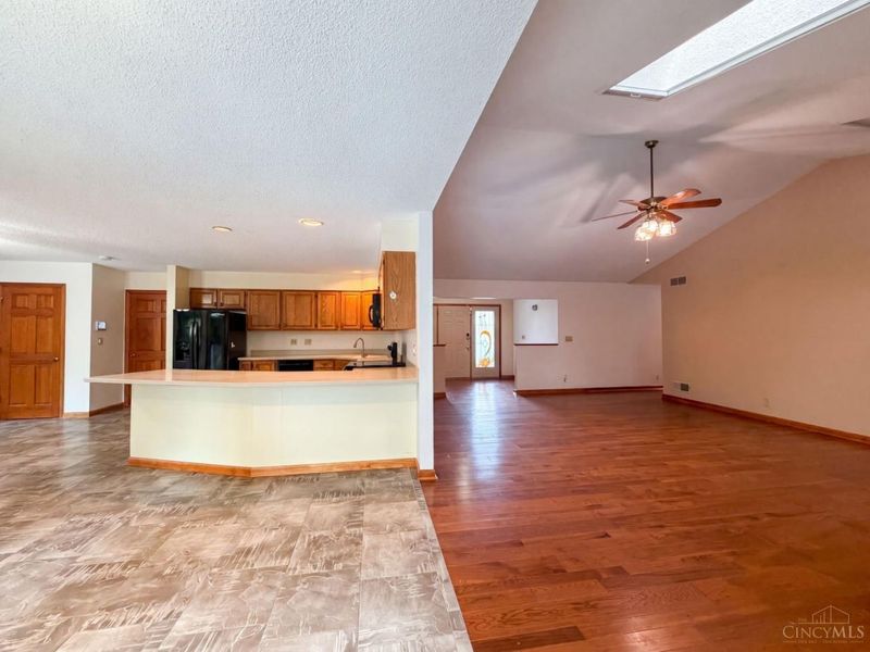 2129 Greenpine Drive, Springfield Twp., OH 45231 Photo 8