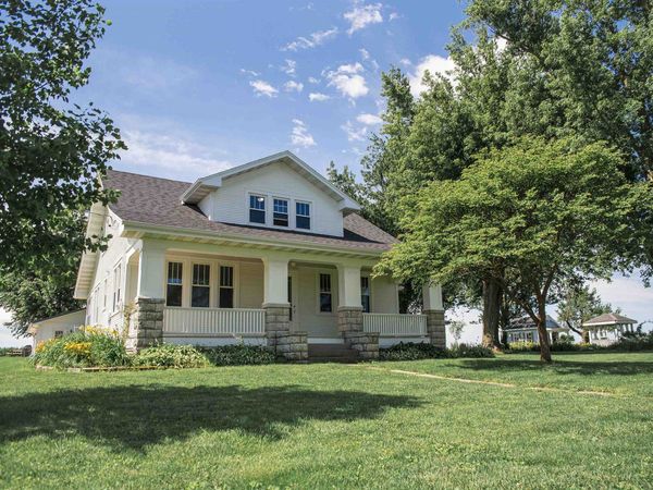 720 N 2400th Avenue , Ursa, IL 62376