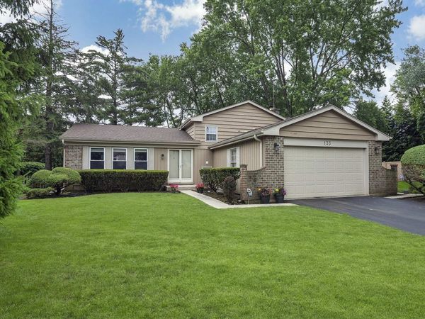 133 Burr Oak Court , Deerfield, IL 60015