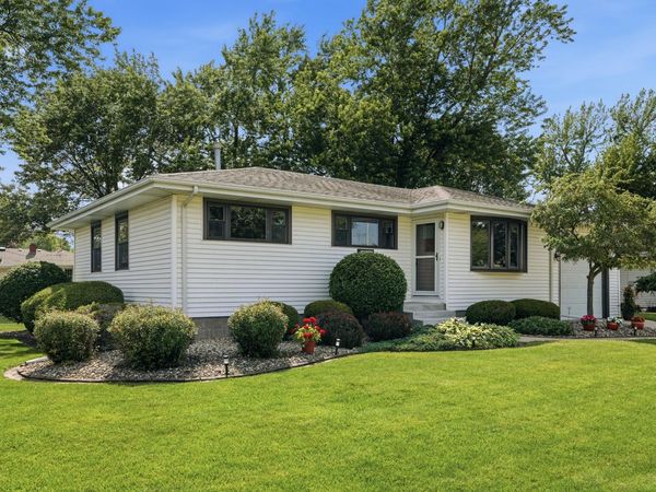 9008 Hess Drive, Highland, IN 46322