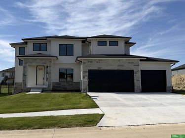 10714 S 219th Avenue, Gretna, NE 68028