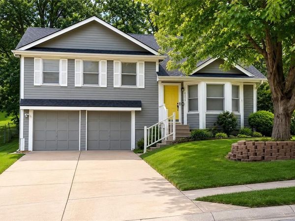 6215 N MERCIER Street, Kansas City, MO 64118