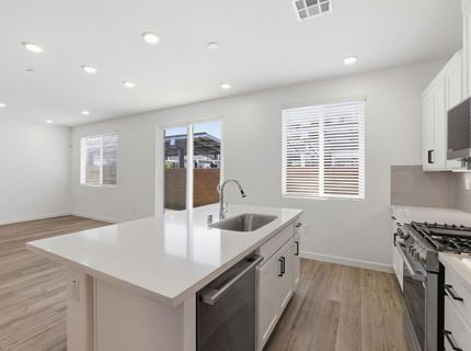 1251 Leonhardt Loop, Lincoln, CA 95648 Photo