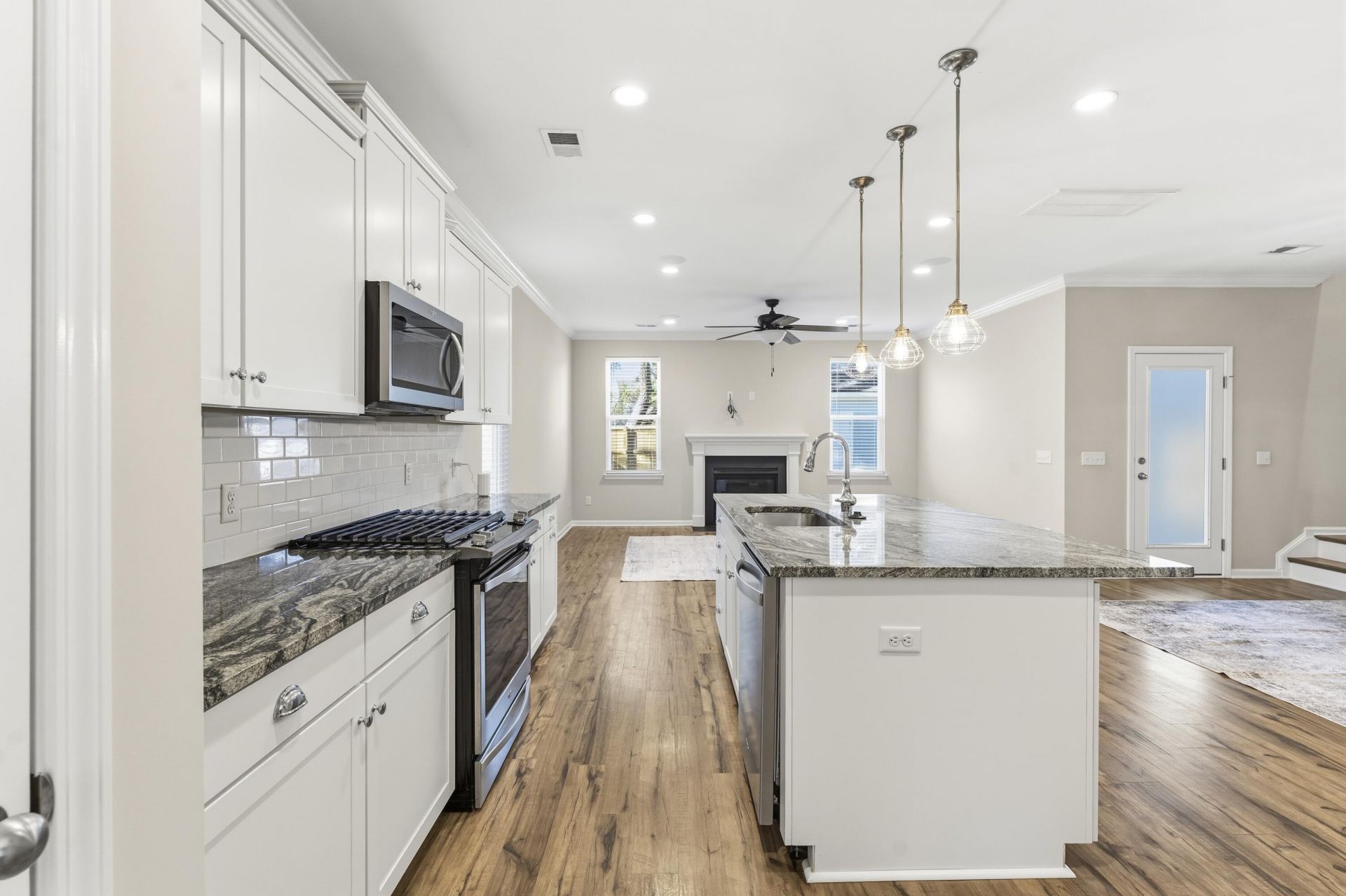 2115 Kemmerlin Street Photo 4