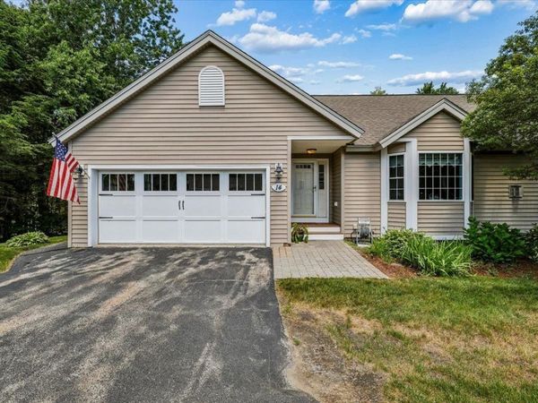 14 Aspen Drive, Hampstead, NH 03826