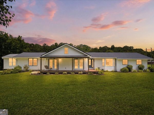 330 Sandy Lake Circle, Fayetteville, GA 30214